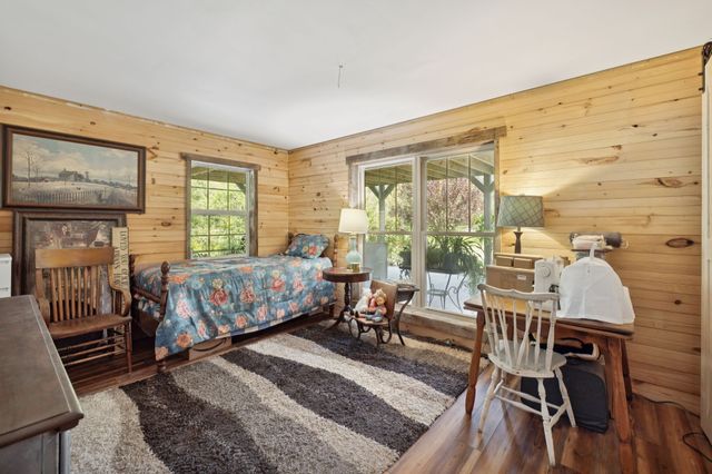 2658 Sycamore Valley Rd, Pleasant Shade, TN 37145