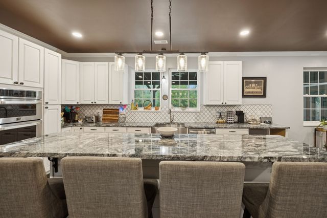 2658 Sycamore Valley Rd, Pleasant Shade, TN 37145