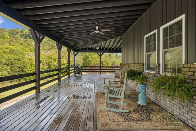 2658 Sycamore Valley Rd, Pleasant Shade, TN 37145