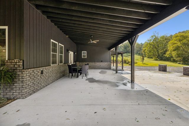 2658 Sycamore Valley Rd, Pleasant Shade, TN 37145