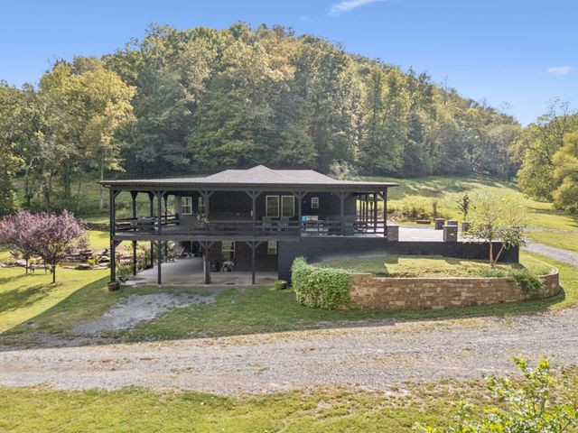 2658 Sycamore Valley Rd, Pleasant Shade, TN 37145