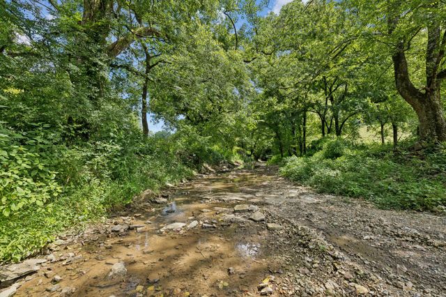 2658 Sycamore Valley Rd, Pleasant Shade, TN 37145