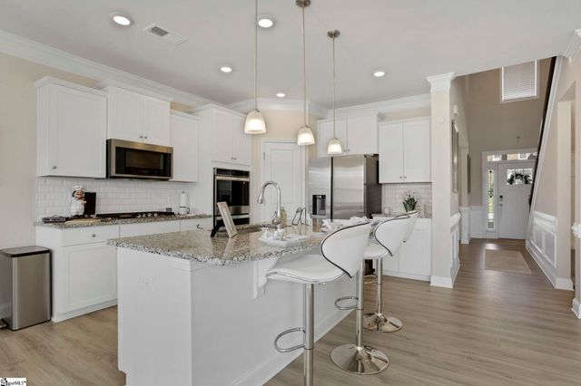 415 Raleighwood Lane, Simpsonville, SC 29681