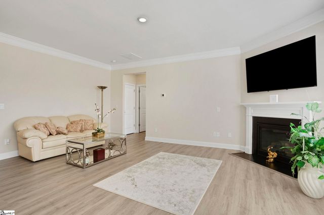 415 Raleighwood Lane, Simpsonville, SC 29681