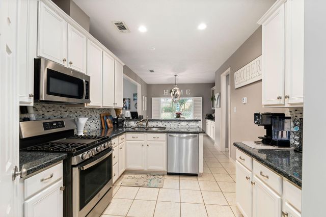 2709 Chase Street, Brenham, TX 77833