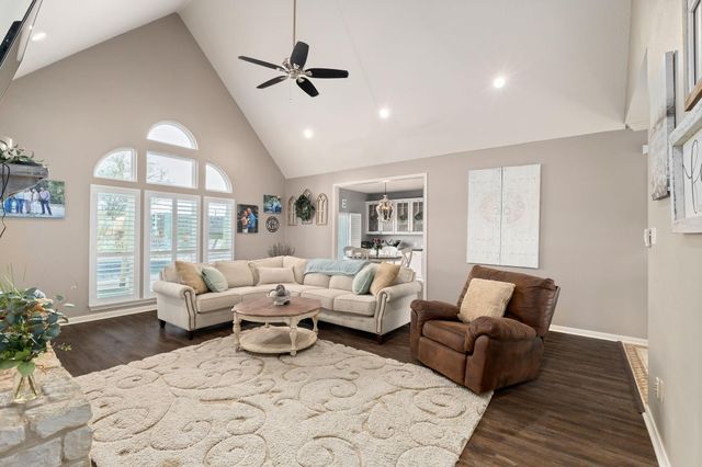 2709 Chase Street, Brenham, TX 77833