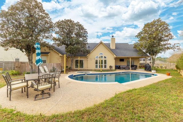 2709 Chase Street, Brenham, TX 77833