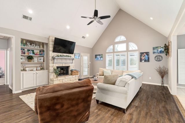 2709 Chase Street, Brenham, TX 77833