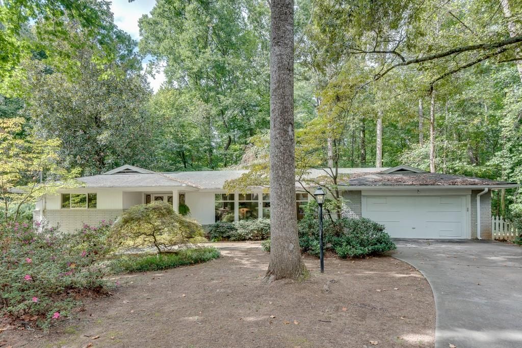 Image 1 of property listing at 1800 Angelique Drive, Decatur, GA 30033