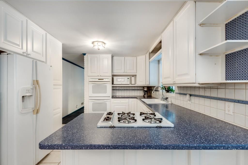 Image 11 of property listing at 1800 Angelique Drive, Decatur, GA 30033