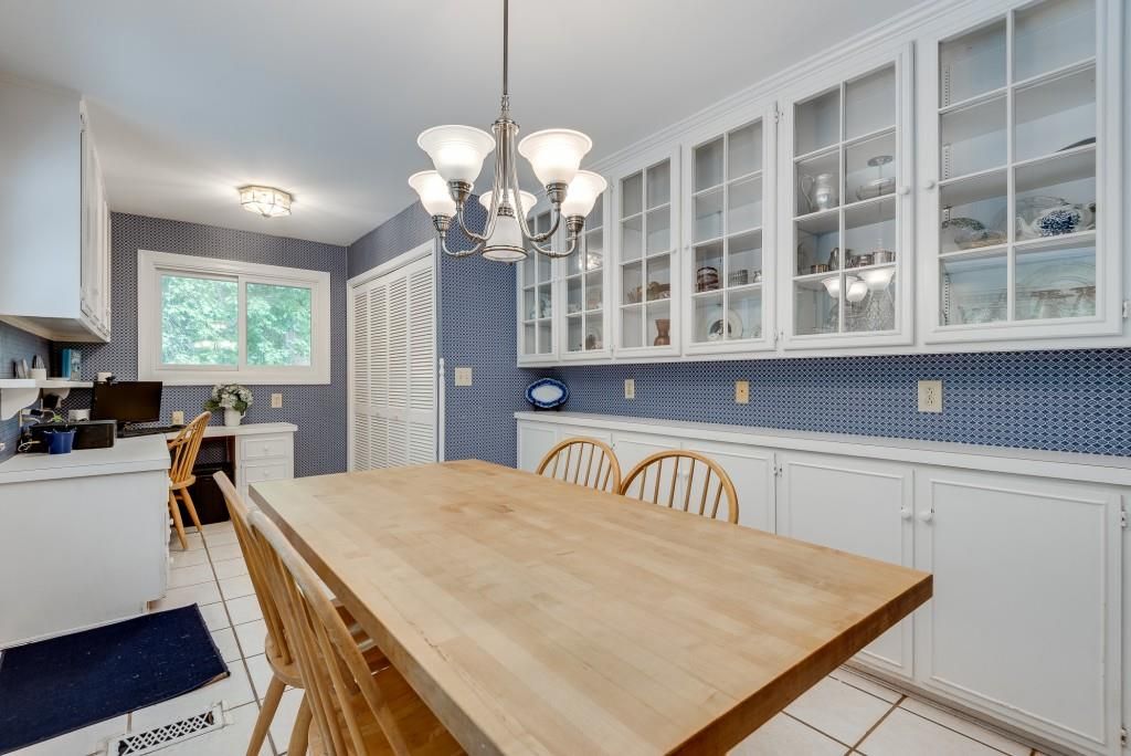 Image 13 of property listing at 1800 Angelique Drive, Decatur, GA 30033