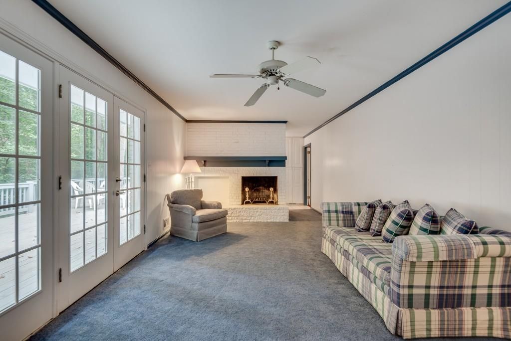 Image 18 of property listing at 1800 Angelique Drive, Decatur, GA 30033