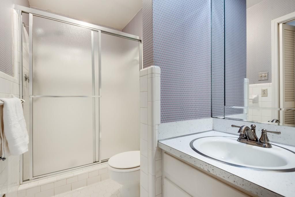 Image 22 of property listing at 1800 Angelique Drive, Decatur, GA 30033