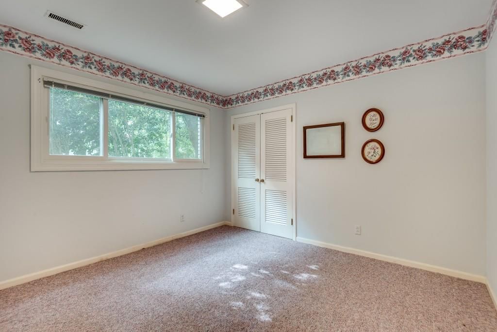 Image 28 of property listing at 1800 Angelique Drive, Decatur, GA 30033