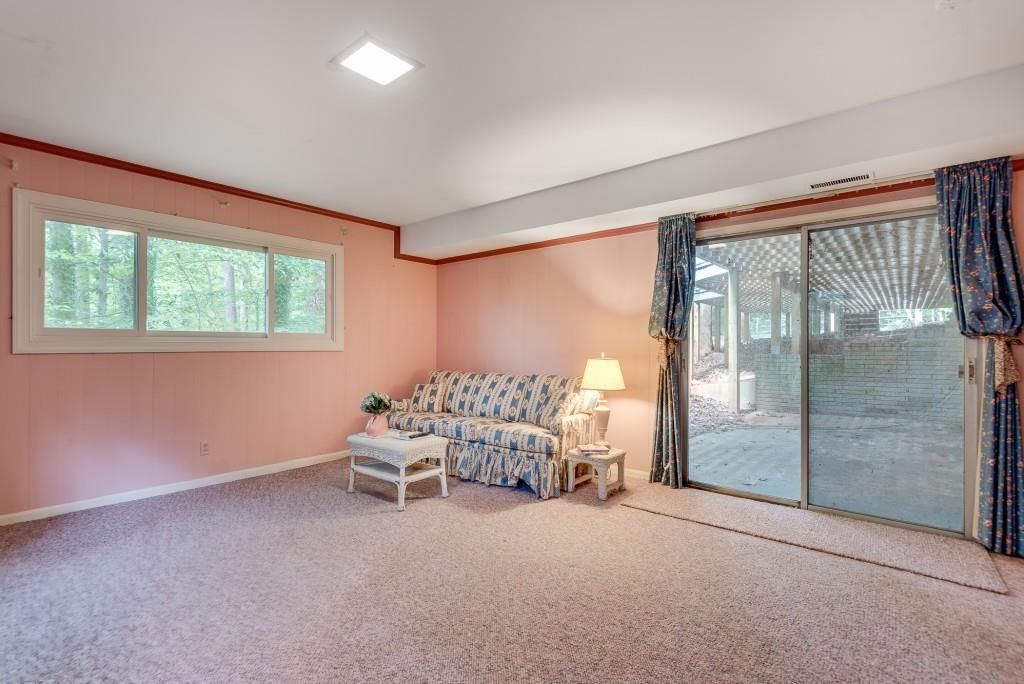 Image 31 of property listing at 1800 Angelique Drive, Decatur, GA 30033