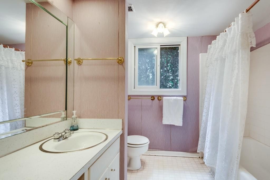 Image 32 of property listing at 1800 Angelique Drive, Decatur, GA 30033