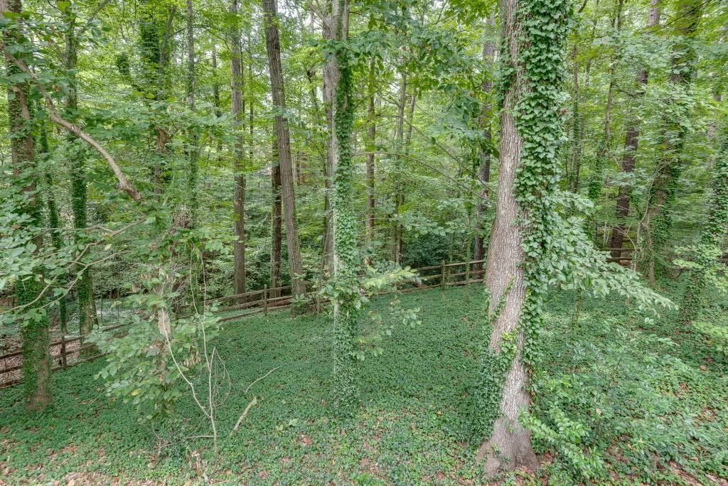 Image 37 of property listing at 1800 Angelique Drive, Decatur, GA 30033