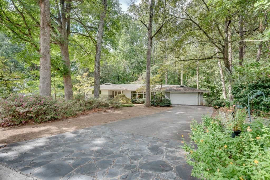Image 39 of property listing at 1800 Angelique Drive, Decatur, GA 30033