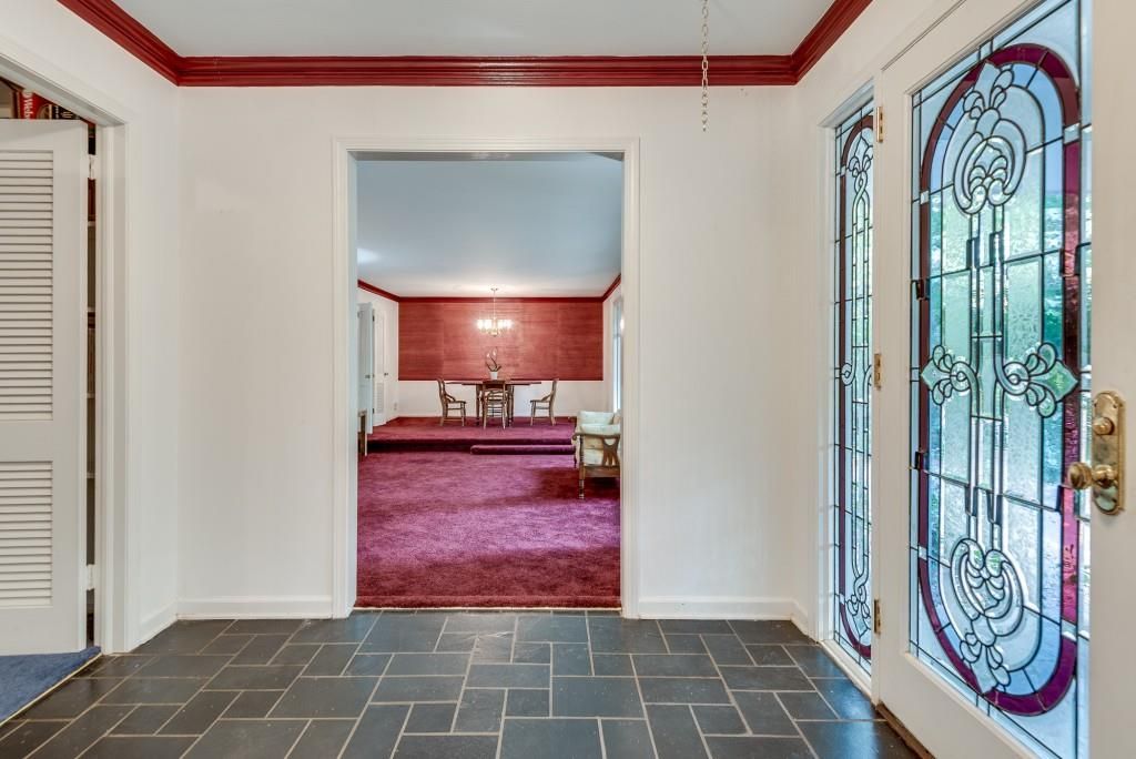 Image 4 of property listing at 1800 Angelique Drive, Decatur, GA 30033