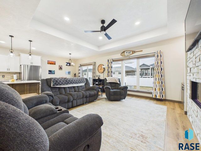 815 Yuzina Ave Avenue, Harrisburg, SD 57032