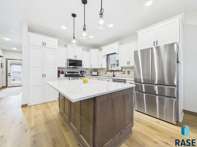 815 Yuzina Ave Avenue, Harrisburg, SD 57032