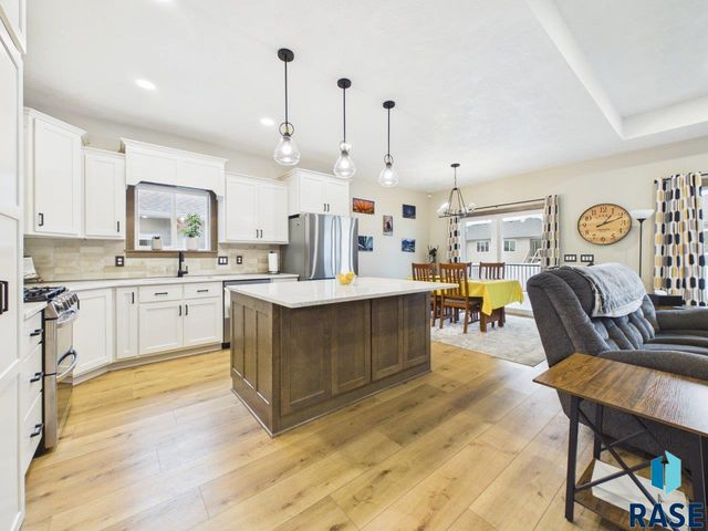 815 Yuzina Ave Avenue, Harrisburg, SD 57032