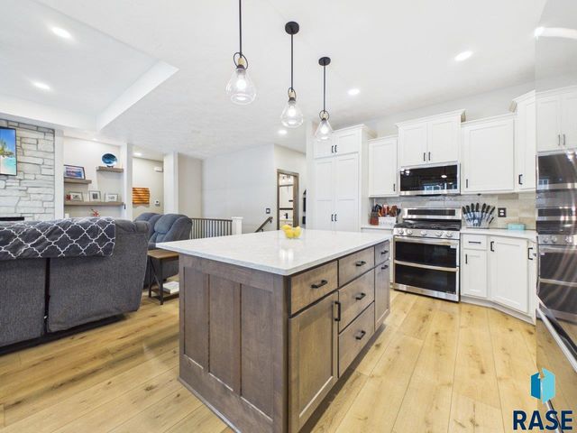 815 Yuzina Ave Avenue, Harrisburg, SD 57032