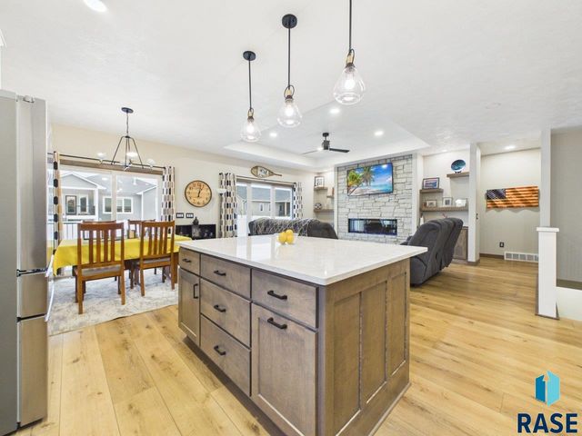 815 Yuzina Ave Avenue, Harrisburg, SD 57032