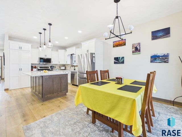 815 Yuzina Ave Avenue, Harrisburg, SD 57032