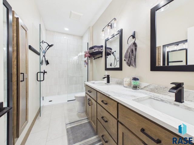 815 Yuzina Ave Avenue, Harrisburg, SD 57032