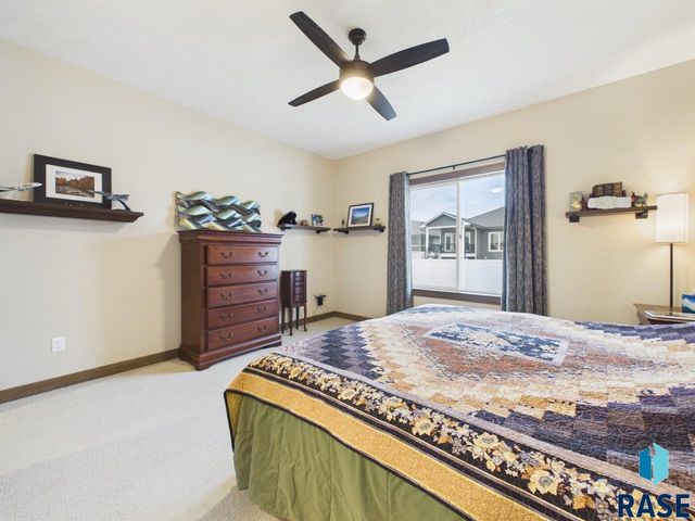 815 Yuzina Ave Avenue, Harrisburg, SD 57032