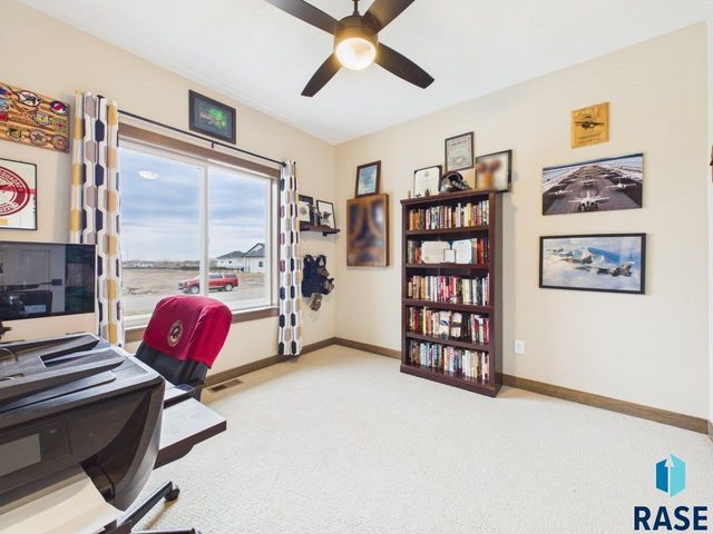 815 Yuzina Ave Avenue, Harrisburg, SD 57032