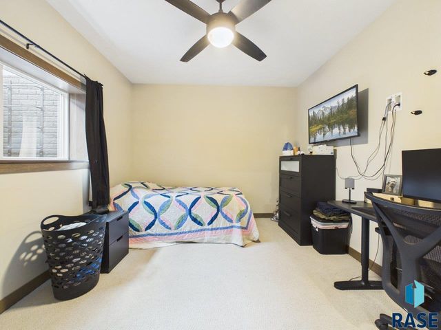 815 Yuzina Ave Avenue, Harrisburg, SD 57032