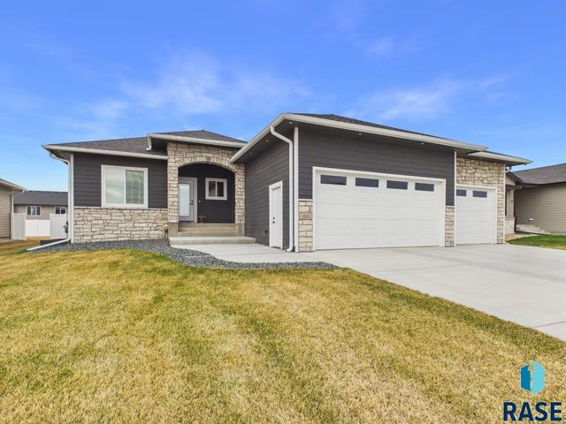 815 Yuzina Ave Avenue, Harrisburg, SD 57032