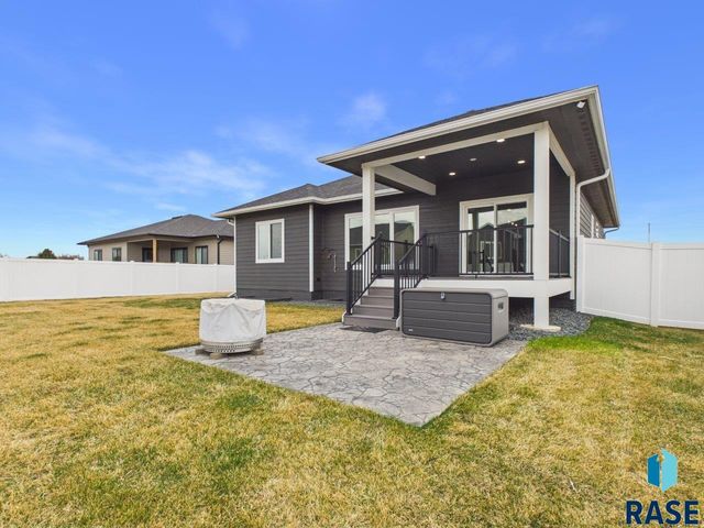 815 Yuzina Ave Avenue, Harrisburg, SD 57032