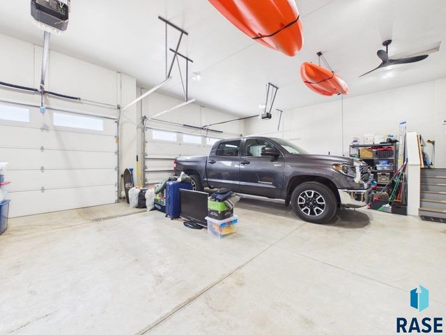 815 Yuzina Ave Avenue, Harrisburg, SD 57032