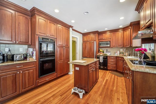 406 Indian Road, Wayne, NJ 07470