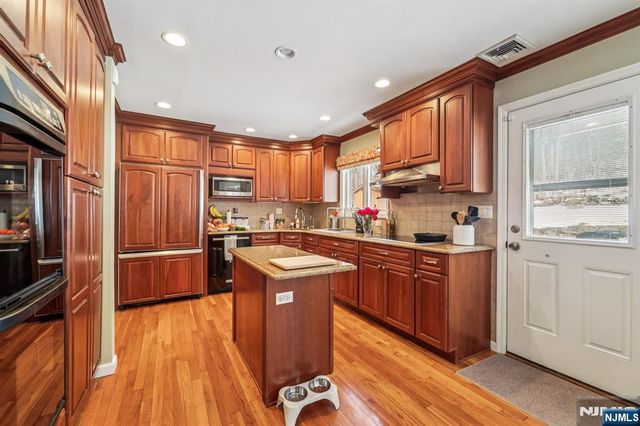 406 Indian Road, Wayne, NJ 07470