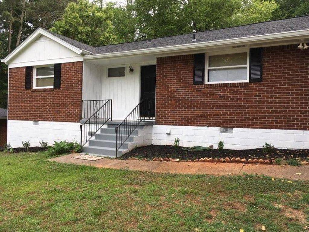 2335 Scotty Circle, Decatur, GA 30032