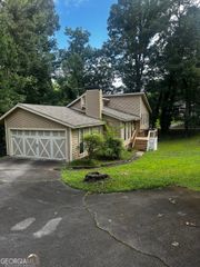 6702 Knollwood Circle, Douglasville, GA 30135