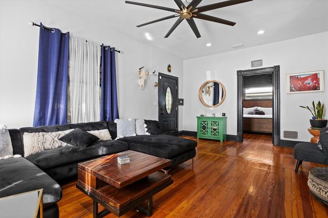 517 8TH STREET N, St Petersburg, FL 33701