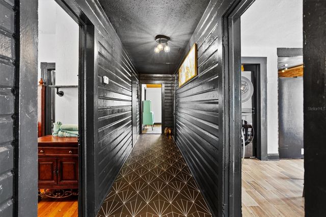 517 8TH STREET N, St Petersburg, FL 33701