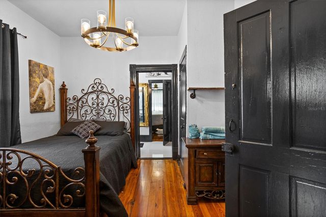 517 8TH STREET N, St Petersburg, FL 33701