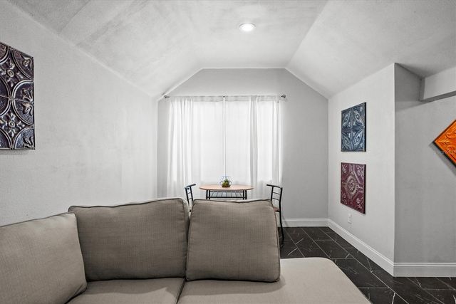 517 8TH STREET N, St Petersburg, FL 33701