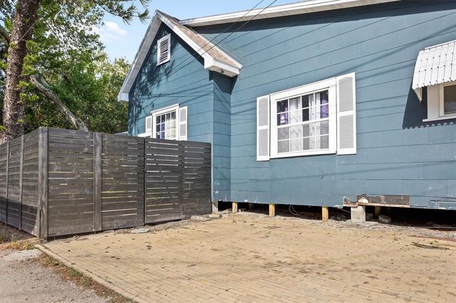 517 8TH STREET N, St Petersburg, FL 33701
