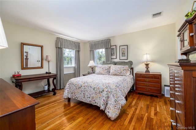 12 May Court, Rockville Centre, NY 11570