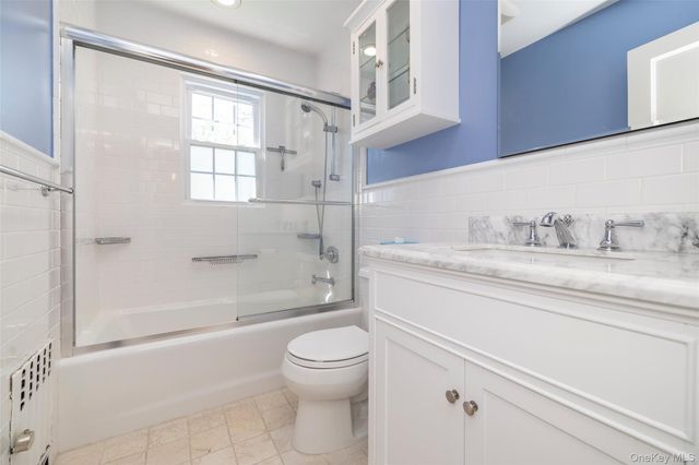 12 May Court, Rockville Centre, NY 11570