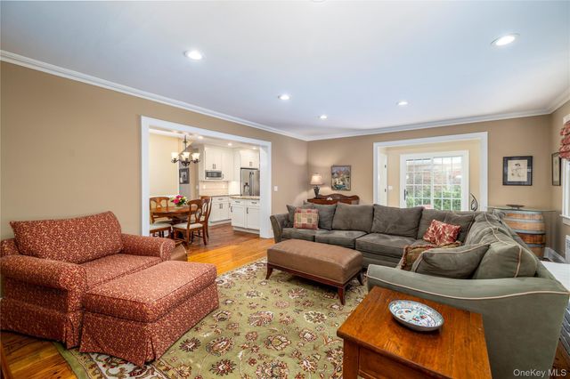 12 May Court, Rockville Centre, NY 11570