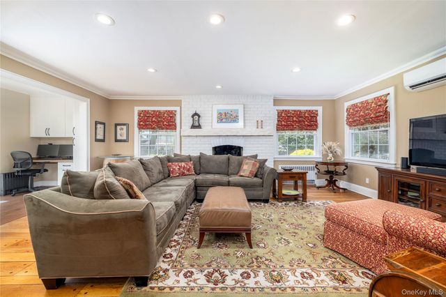 12 May Court, Rockville Centre, NY 11570