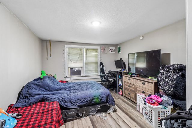 2712 Dean Avenue, Des Moines, IA 50317